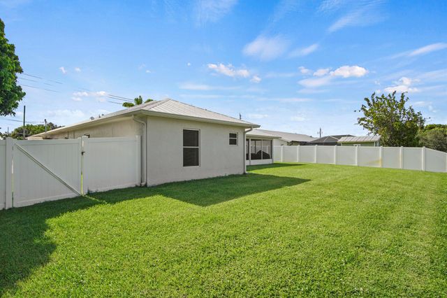 2663 SW Chestnut Lane, Port St Lucie, FL 34953
