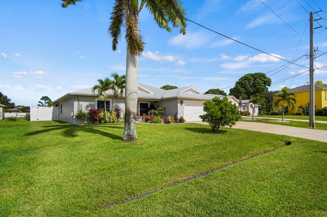 2663 SW Chestnut Lane, Port St Lucie, FL 34953