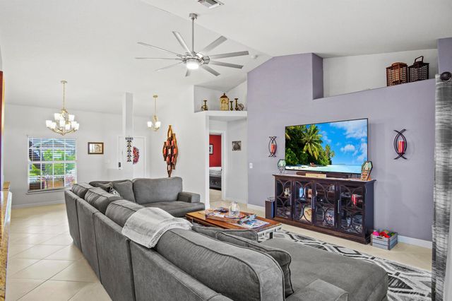 2663 SW Chestnut Lane, Port St Lucie, FL 34953