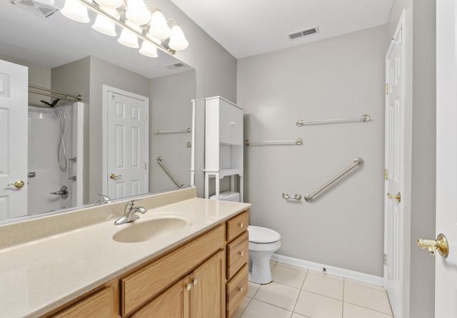 526 Cambridge Court 1b, Munster, IN 46321
