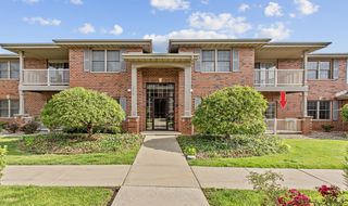 526 Cambridge Court 1b, Munster, IN 46321