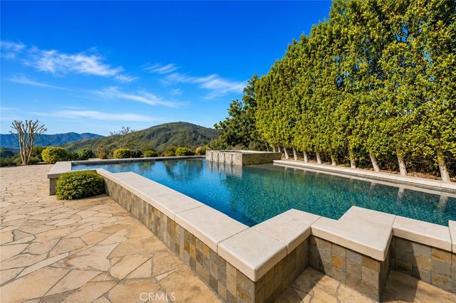3339 Paseo Del Sol, Calabasas, CA 91302
