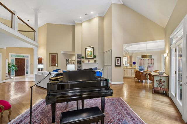 27 Annandale, Nashville, TN 37215