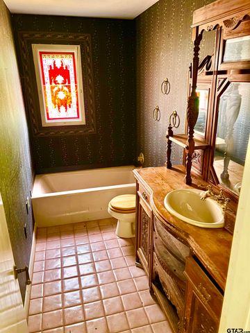 609 HICKORY, Hughes Springs, TX 75656