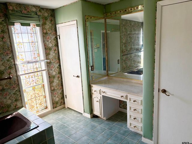 609 HICKORY, Hughes Springs, TX 75656