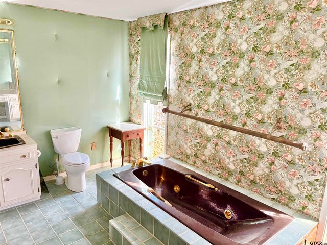 609 HICKORY, Hughes Springs, TX 75656