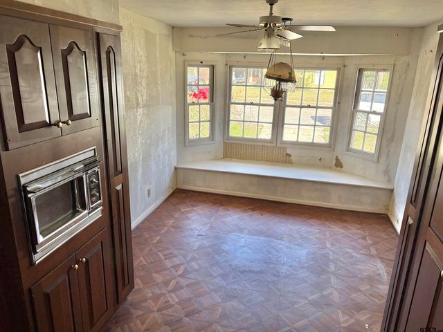 609 HICKORY, Hughes Springs, TX 75656