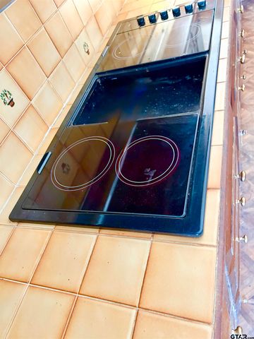 609 HICKORY, Hughes Springs, TX 75656