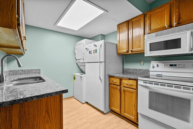 3625 Gettysburg Avenue S 40, Saint Louis Park, MN 55426