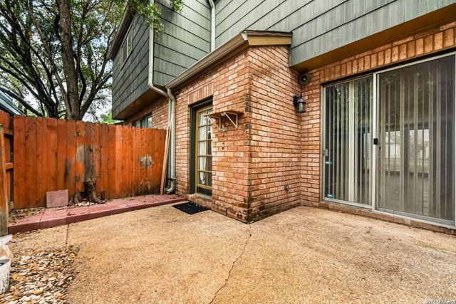 3678 Hidden Dr Apt 2906, San Antonio, TX 78217