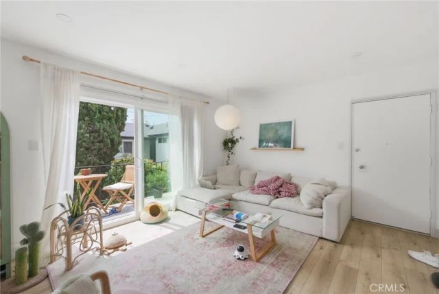 1547 S Westgate, Los Angeles, CA 90025
