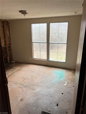 2416 Minorwood Road, Greensboro, NC 27405