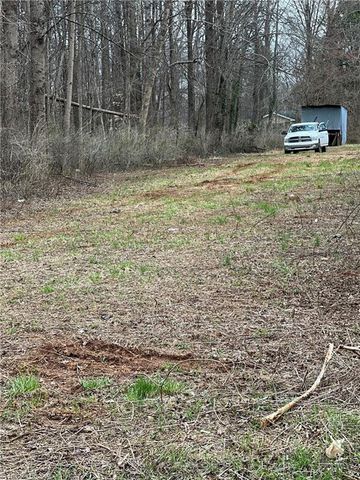 2416 Minorwood Road, Greensboro, NC 27405