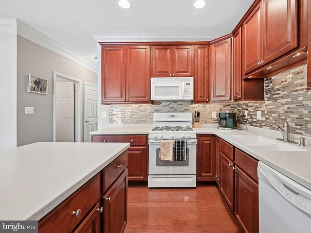 2 W STATION LN, Merchantville, NJ 08109