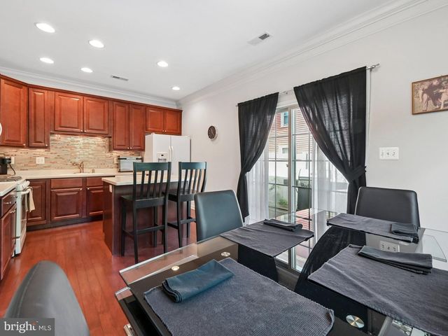 2 W STATION LN, Merchantville, NJ 08109