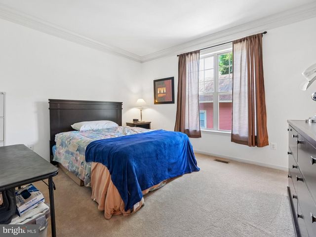 2 W STATION LN, Merchantville, NJ 08109
