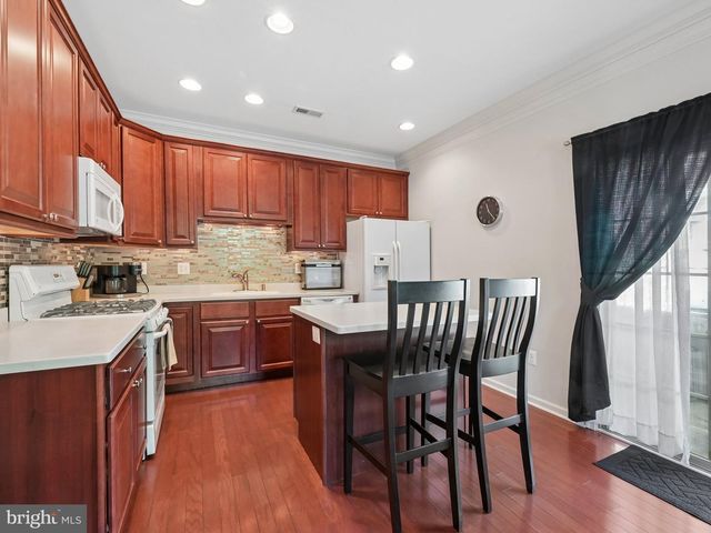 2 W STATION LN, Merchantville, NJ 08109