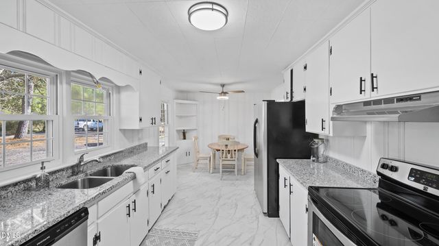 2009 Windy Hill Farm Lane, Zebulon, NC 27597