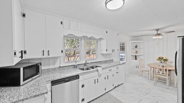 2009 Windy Hill Farm Lane, Zebulon, NC 27597