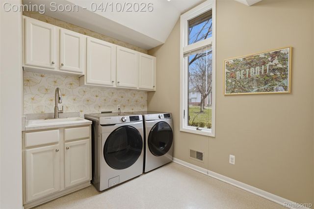 2181 Trillium Woods Drive, Ann Arbor Charter Township, MI 48105