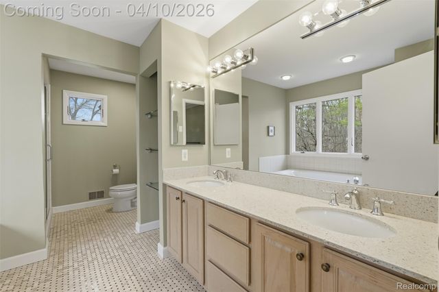 2181 Trillium Woods Drive, Ann Arbor Charter Township, MI 48105