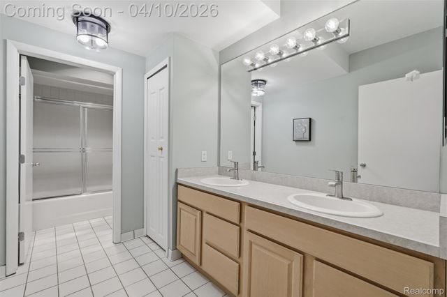 2181 Trillium Woods Drive, Ann Arbor Charter Township, MI 48105