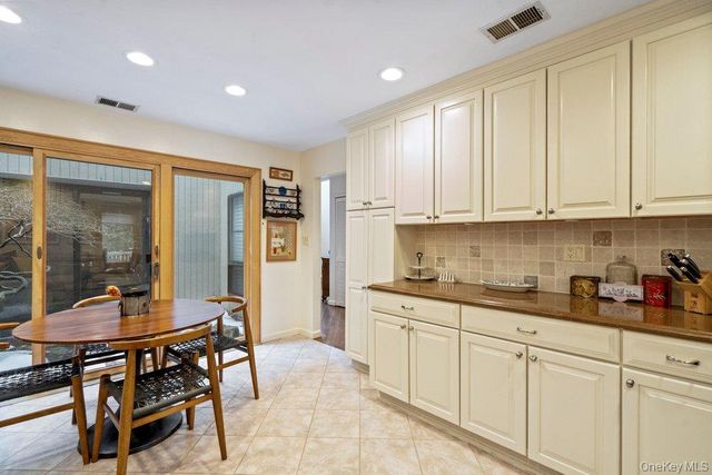 194 Alta Terrace Terrace, Jericho, NY 11753