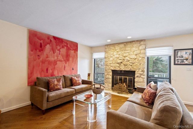 194 Alta Terrace Terrace, Jericho, NY 11753