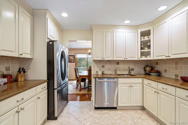 194 Alta Terrace Terrace, Jericho, NY 11753