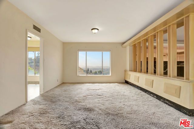 1682 Larco Way, Glendale, CA 91202