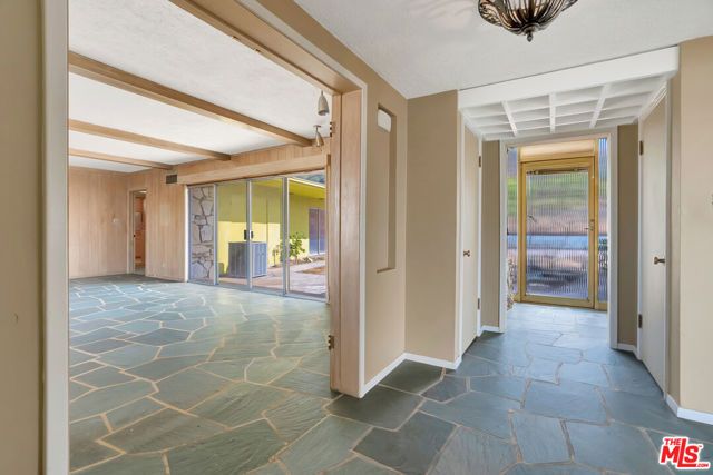 1682 Larco Way, Glendale, CA 91202