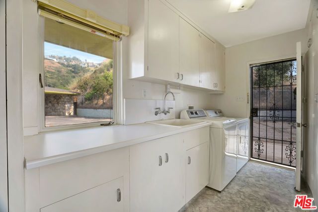 1682 Larco Way, Glendale, CA 91202