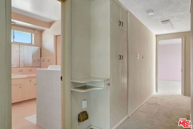 1682 Larco Way, Glendale, CA 91202