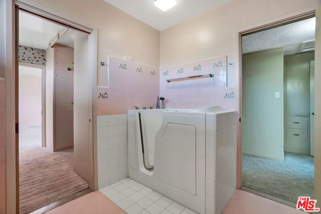 1682 Larco Way, Glendale, CA 91202