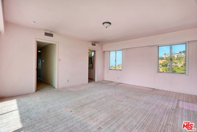 1682 Larco Way, Glendale, CA 91202