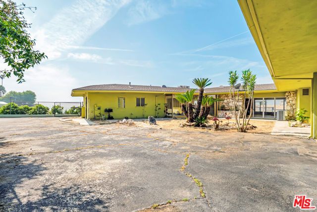 1682 Larco Way, Glendale, CA 91202