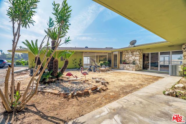 1682 Larco Way, Glendale, CA 91202