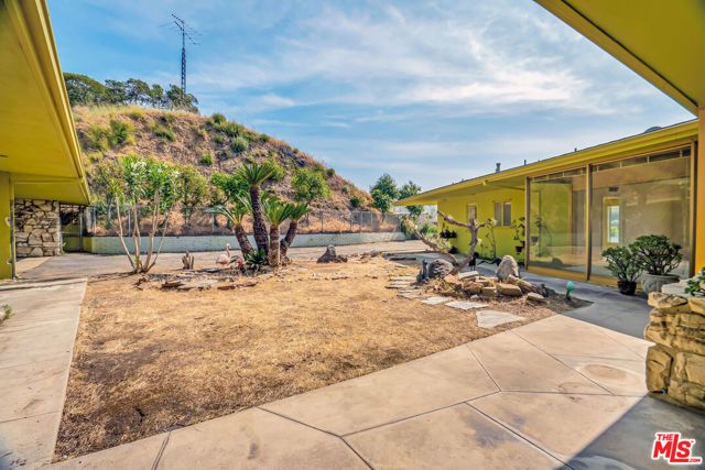 1682 Larco Way, Glendale, CA 91202