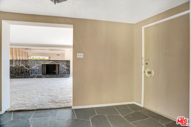 1682 Larco Way, Glendale, CA 91202