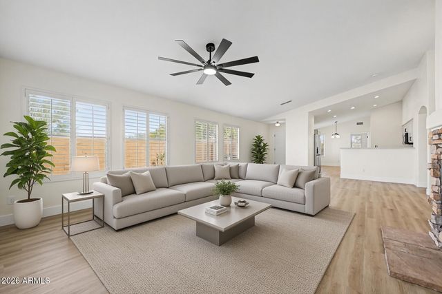 10376 W TONOPAH Drive, Peoria, AZ 85382