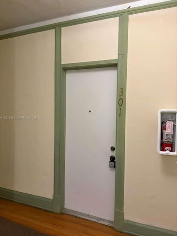 900 16th Street 301, Miami Beach, FL 33139