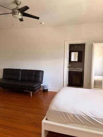 900 16th Street 301, Miami Beach, FL 33139