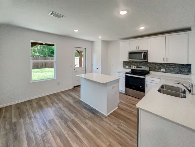 480 Lake Erie Drive, Princeton, TX 75407