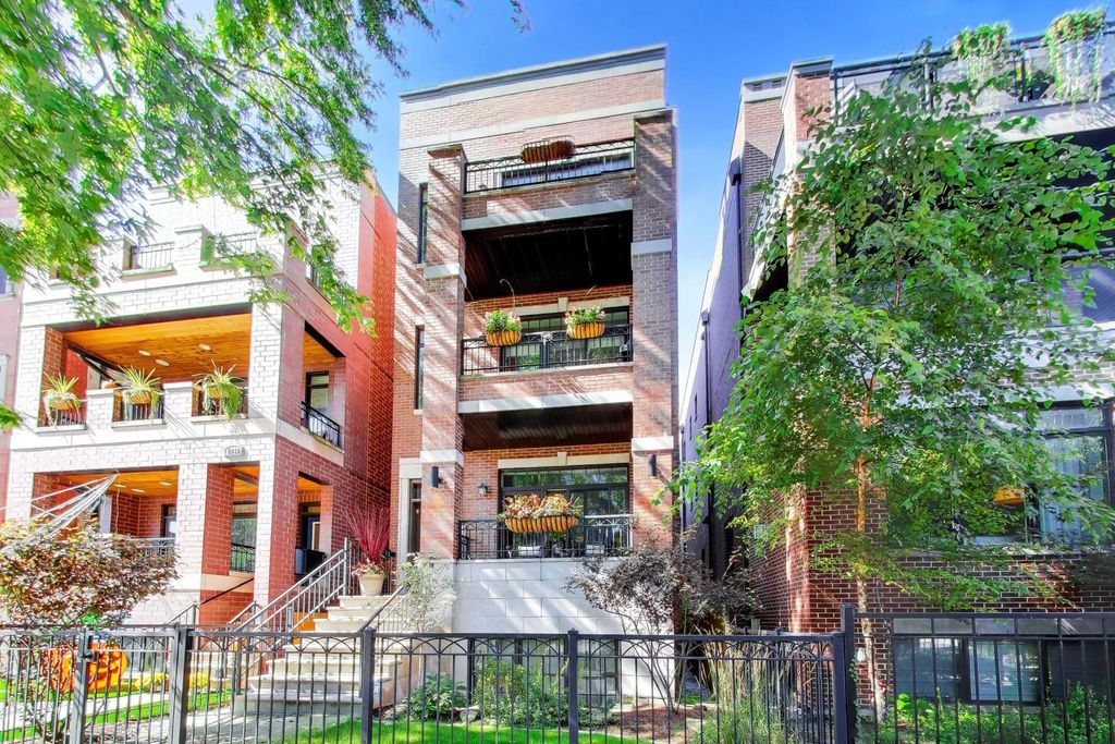 2842 N Racine Avenue 2, Chicago, IL 60657