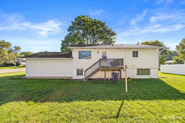 680 N Constitution Drive, Aurora, IL 60506