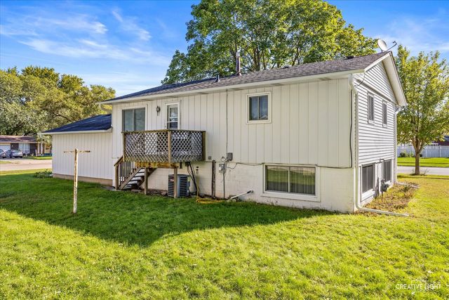680 N Constitution Drive, Aurora, IL 60506