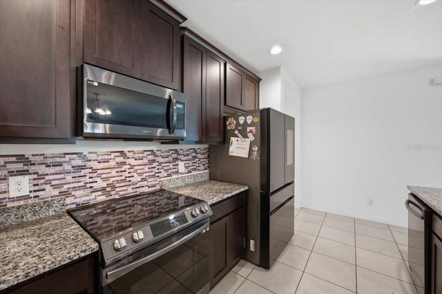 5049 BLUE HAMMOCK COURT, Kissimmee, FL 34746