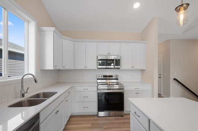 1214 Compton Avenue, River Falls, WI 54022