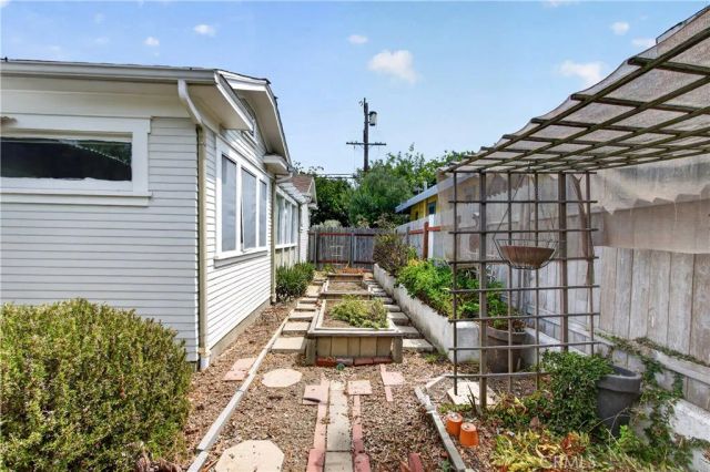 261 Wisconsin, Long Beach, CA 90803