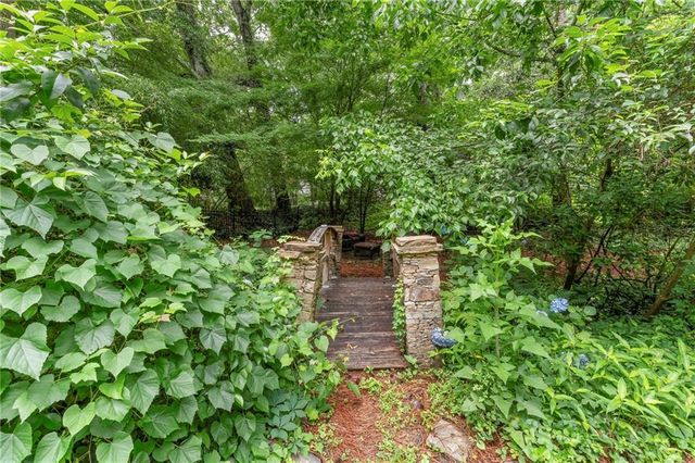 2190 Stephen Long Drive NE, Atlanta, GA 30305